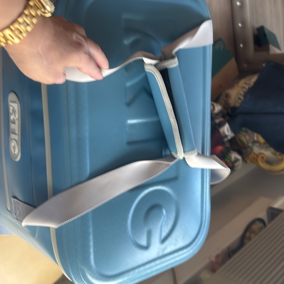 Awesome Huge Rtic soft cooler 40 can Light Blue - Picture 4 of 11